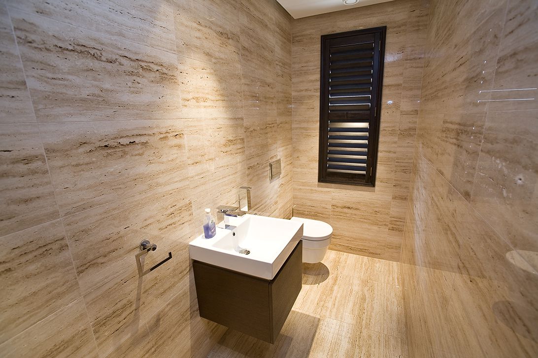 Чем отделать стены и пол в ванной, кроме плитки: 12 практичных вариантов