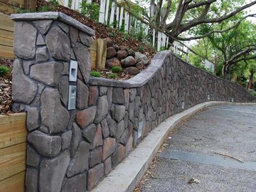 Стены из натурального камня