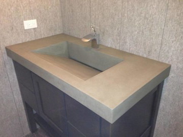 Раковина из бетона в ванной комнате