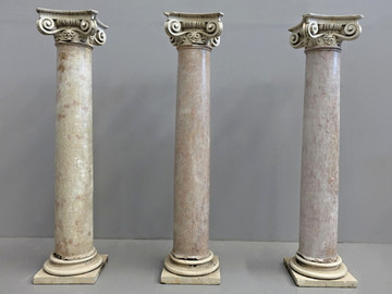 Колонны из травертина – античная красота в современном стиле