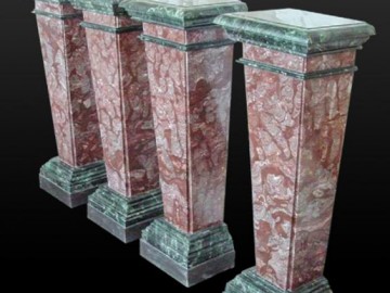 Геометрические колонны из мрамора контрастных оттенков